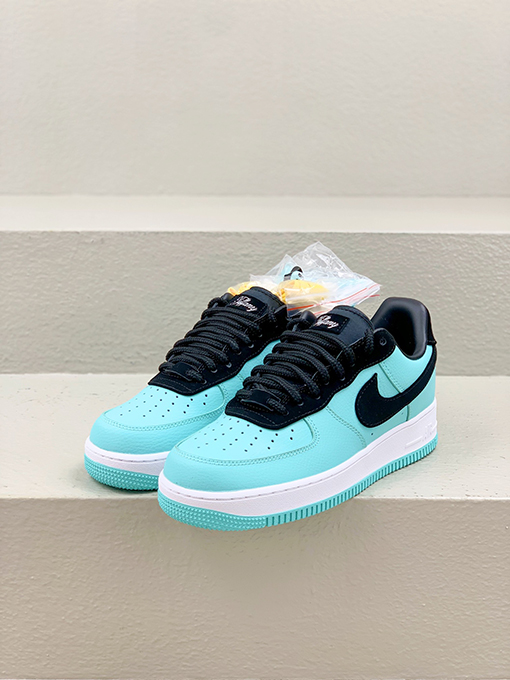 ナイキx ティファニー スニーカー コラボ Tiffany & Co. x Nike Air Force 1 Low SP
