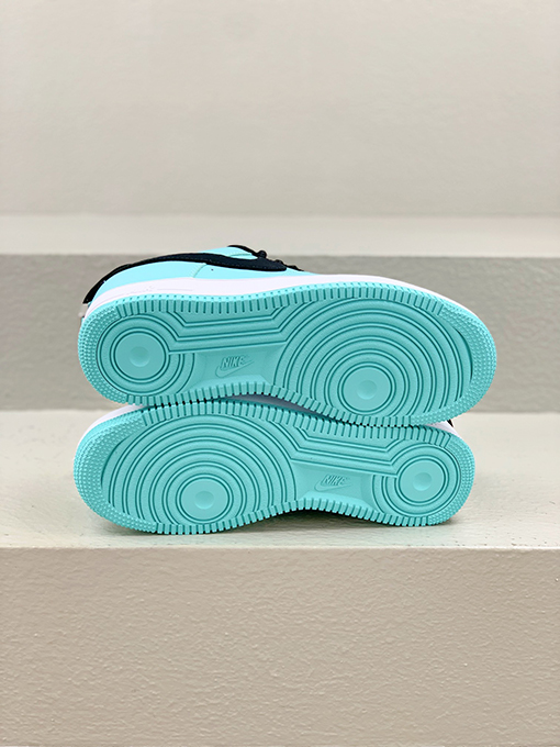 ナイキx ティファニー スニーカー コラボ Tiffany & Co. x Nike Air Force 1 Low SP