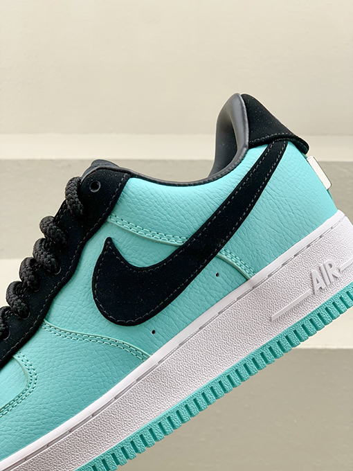 ナイキx ティファニー スニーカー コラボ Tiffany & Co. x Nike Air Force 1 Low SP