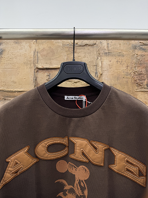 アクネストゥディオズコピー Acne Studios ダメージパッチ刺繍ロゴ半袖Tシャツ