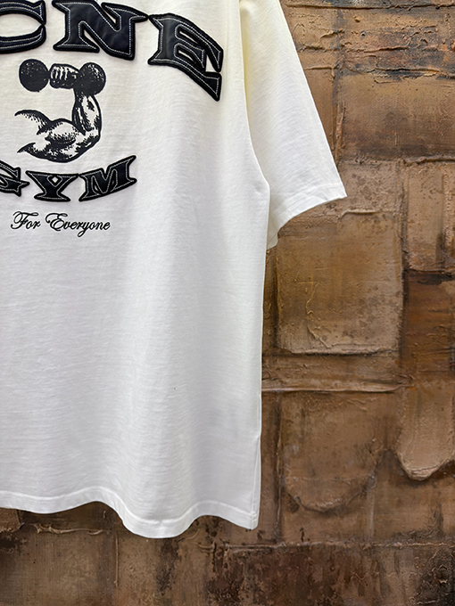 アクネストゥディオズコピー Acne Studios ダメージパッチ刺繍ロゴ半袖Tシャツ