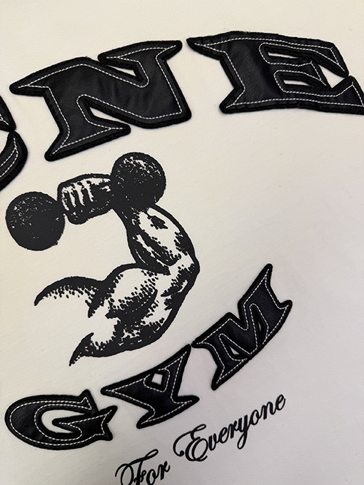 アクネストゥディオズコピー Acne Studios ダメージパッチ刺繍ロゴ半袖Tシャツ