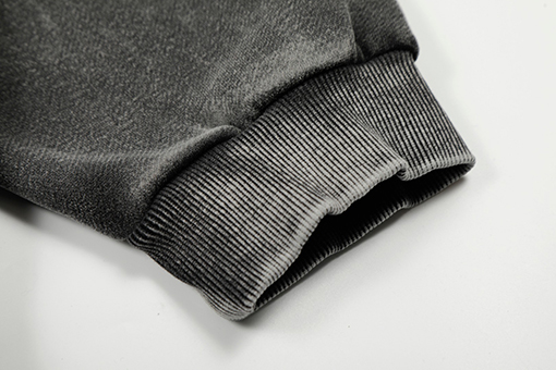 アクネストゥディオズ Clean Fit ヴィンテージの色あせダメージウォッシュのアメリカンスタイルクルーネックのスウェットシャツ