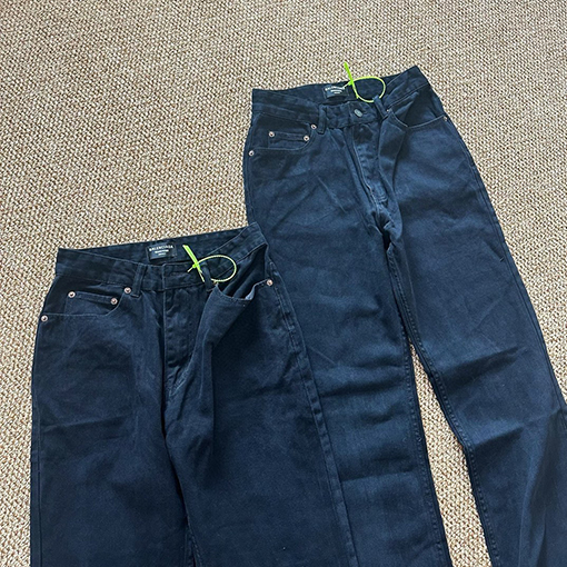 バレンシアガ Balenciaga Bootcut ベーシックなブラックのフレアストレートレッグジーンズ