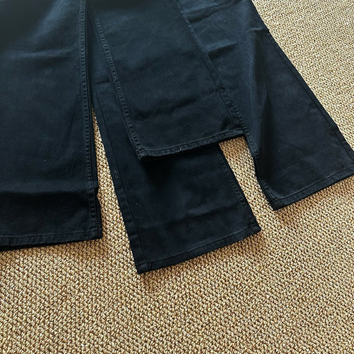 バレンシアガ Balenciaga Bootcut ベーシックなブラックのフレアストレートレッグジーンズ