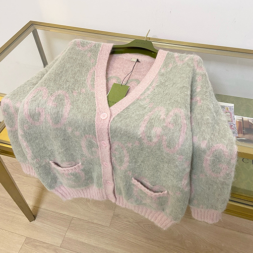 グッチ 新作モヘアニットカーディガン