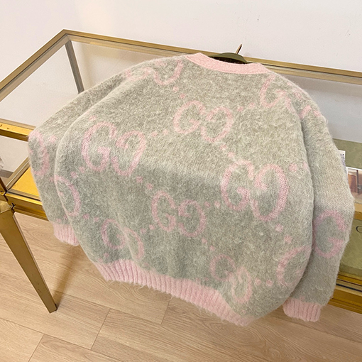 グッチ 新作モヘアニットカーディガン