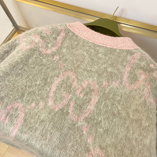 グッチ 新作モヘアニットカーディガン