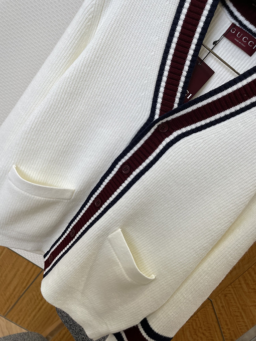 グッチコピー プレッピースタイルのウールニットカーディガン