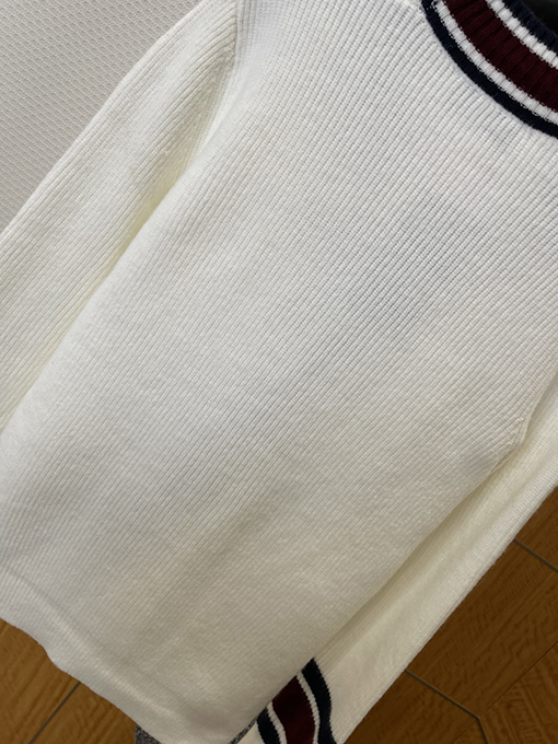 グッチコピー プレッピースタイルのウールニットカーディガン