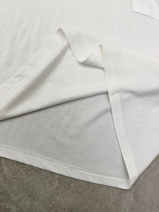 プラダスーパーコピー 三角形のメタルパッチポケット半袖ポロシャツ