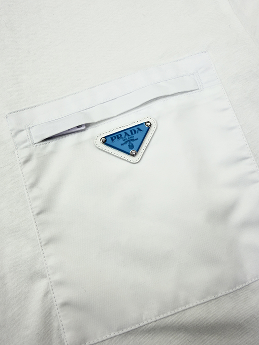 プラダ トライアングルメタルパッチポケット半袖Tシャツ