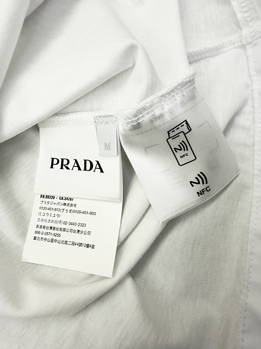 プラダ トライアングルメタルパッチポケット半袖Tシャツ