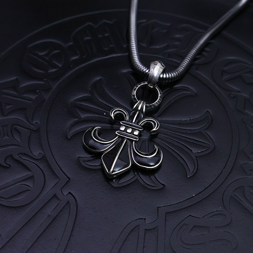 クロムハーツコピー クラシックなクロスロゴ柄ネックレス