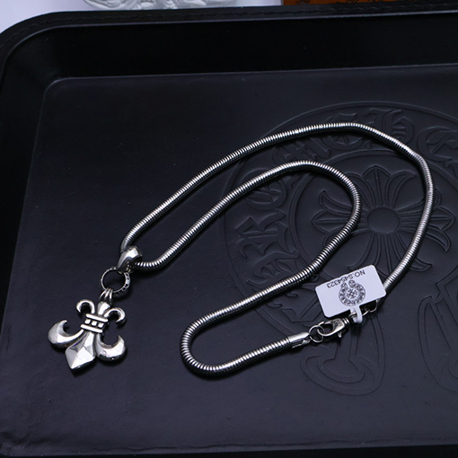 クロムハーツコピー クラシックなクロスロゴ柄ネックレス