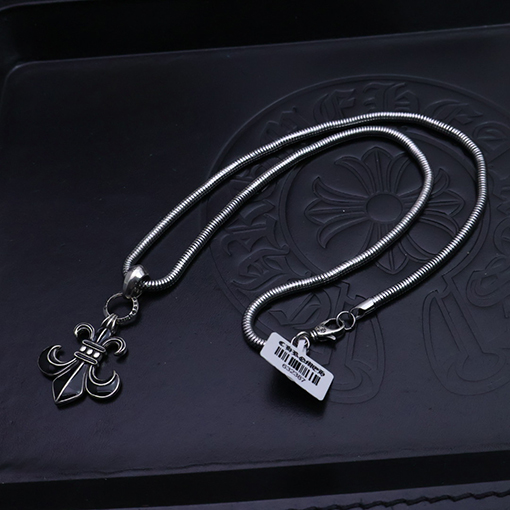 クロムハーツコピー クラシックなクロスロゴ柄ネックレス