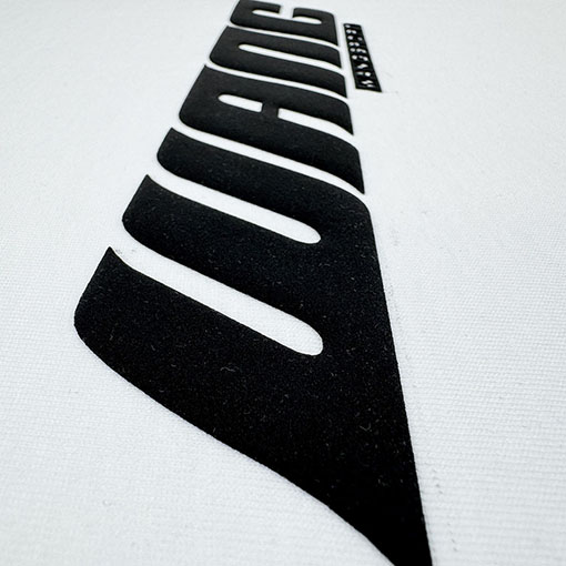 アレキサンダーワン Alexander Wang 胸に厚のフォームデザインとロゴが入った長袖シャツ