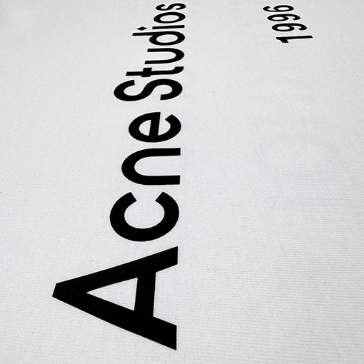 アクネストゥディオズ Acne Studios デジタルレーザーマーキング文字ロゴ長袖シャツ
