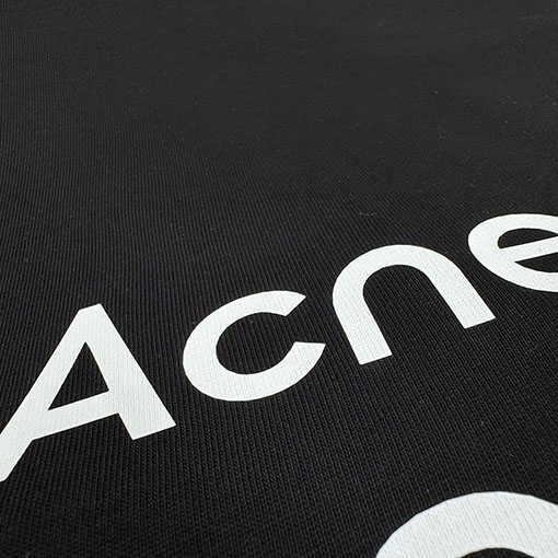 アクネストゥディオズ Acne Studios デジタルレーザーマーキング文字ロゴ長袖シャツ