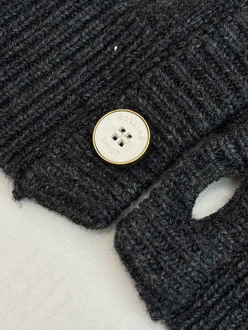 ルイヴィトン ダイヤモンド柄のハンドビーズニットクルーネックカーディガン