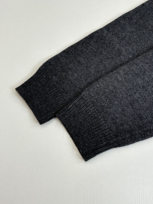 ルイヴィトン ダイヤモンド柄のハンドビーズニットクルーネックカーディガン