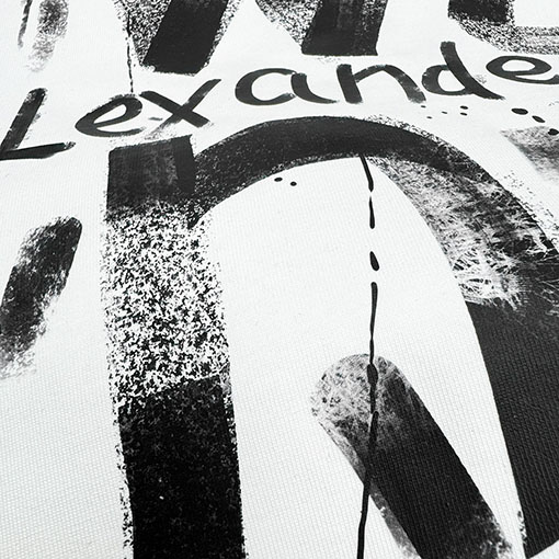 アレキサンダーワン Alexander Wang フロントとバックにデジタルダイレクトプリントをしたフード付きスウェットシャツ