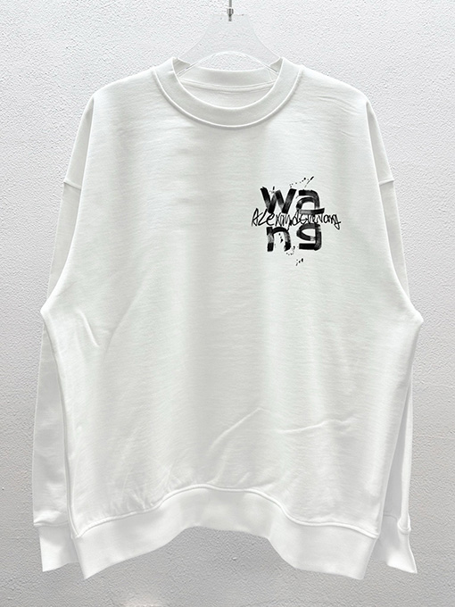 アレキサンダーワン Alexander Wang フロントとバックに文字が入ったデジタルダイレクトプリントのクルーネック スウェットシャツ