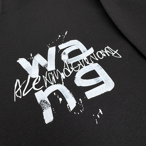 アレキサンダーワン Alexander Wang フロントとバックに文字が入ったデジタルダイレクトプリントのクルーネック スウェットシャツ