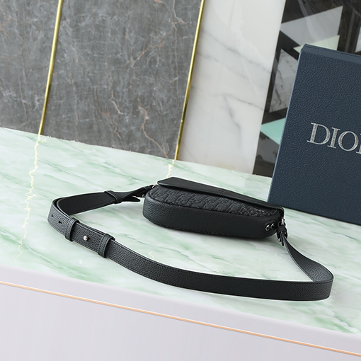 ディオール Oblique 黒のサドルバッグ