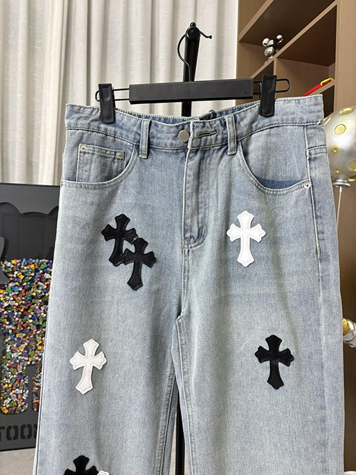 クロムハーツコピー レザーラベルのストレートレッグジーンズ