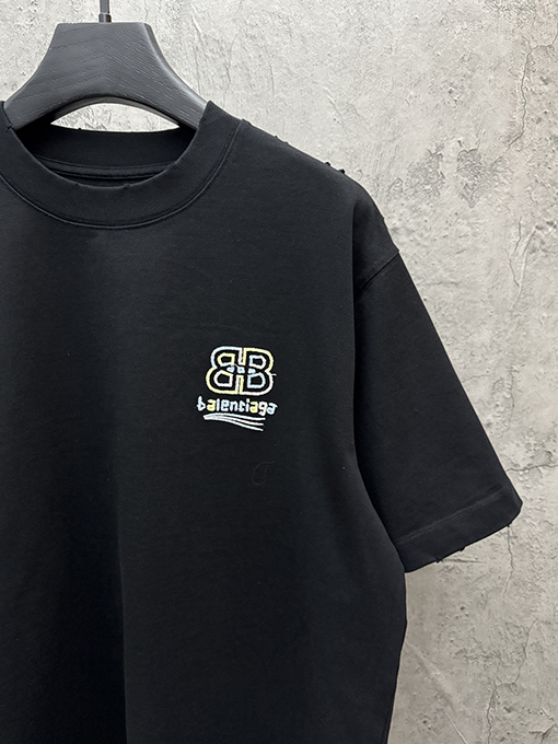 バレンシアガコピー Balenciaga 新モデルの中空カラーブロック刺繍半袖Tシャツ