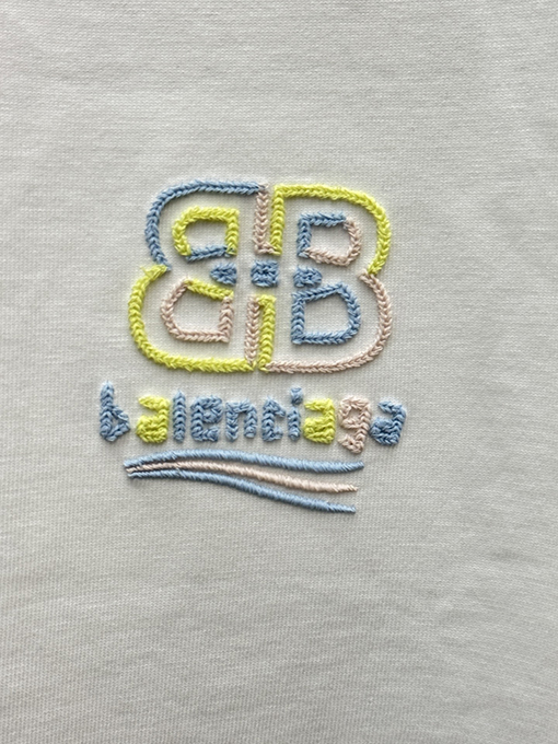 バレンシアガコピー Balenciaga 新モデルの中空カラーブロック刺繍半袖Tシャツ