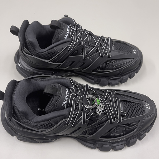 バレンシアガスーパーコピー Balenciaga Track Sneaker スタッズシリーズ カップルスニーカー