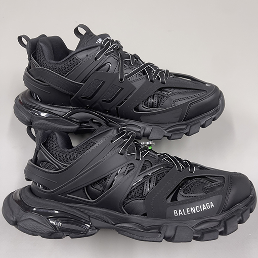 バレンシアガスーパーコピー Balenciaga Track Sneaker スタッズシリーズ カップルスニーカー
