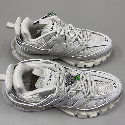 バレンシアガスーパーコピー Balenciaga Track Sneaker スタッズシリーズ カップルスニーカー