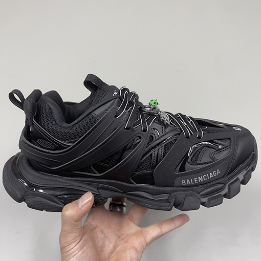 バレンシアガスーパーコピー Balenciaga Track Sneaker スタッズシリーズ カップルスニーカー