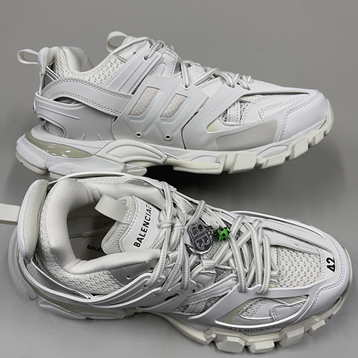 バレンシアガスーパーコピー Balenciaga Track Sneaker スタッズシリーズ カップルスニーカー