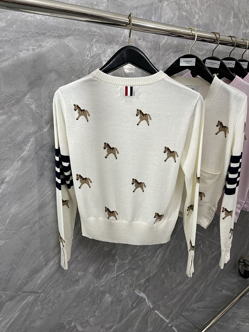 トムブラウン 馬年限定の馬柄ニットプルオーバー長袖セーター