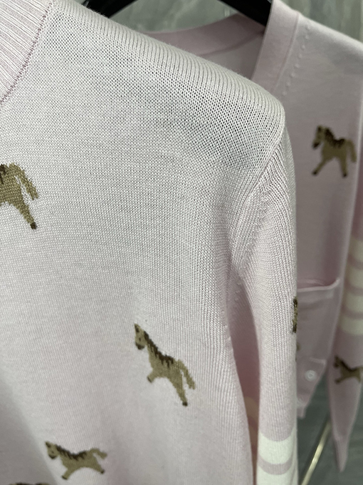 トムブラウン 馬年限定の馬柄ニットプルオーバー長袖セーター