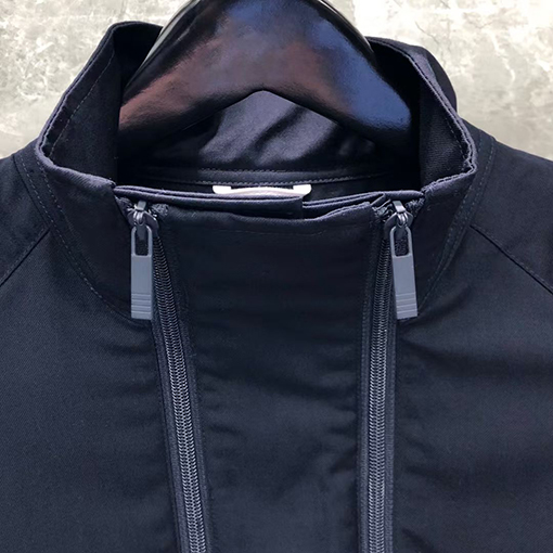 トムブラウン ホワイトの4ストライプダブルジップジャケット