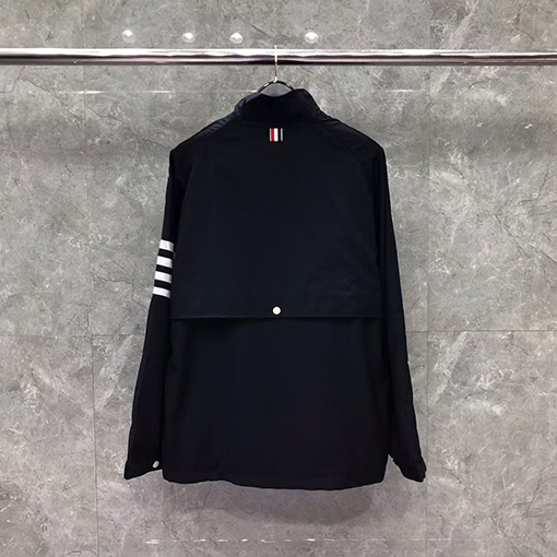 トムブラウン ホワイトの4ストライプダブルジップジャケット