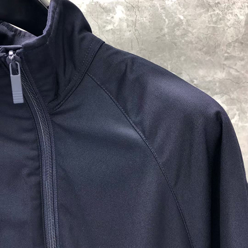 トムブラウン ホワイトの4ストライプダブルジップジャケット