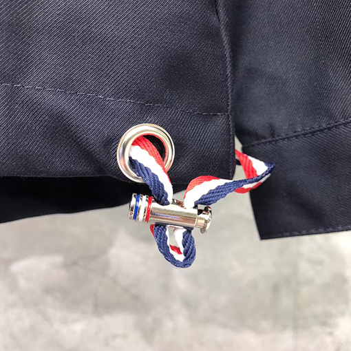 トムブラウン ホワイトの4ストライプダブルジップジャケット