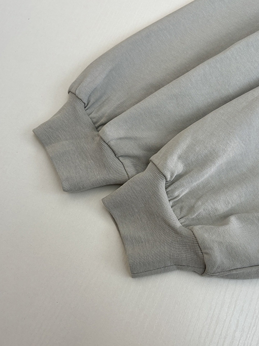 バレンシアガ Balenciaga FOOTBALL マンチェスターユナイテッドとの共同ブランドVネック長袖シャツ