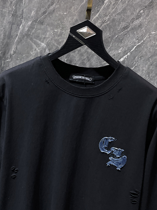 クロムハーツ 大きな馬蹄形のパッチが付いた、洗いざらしの長袖シャツ