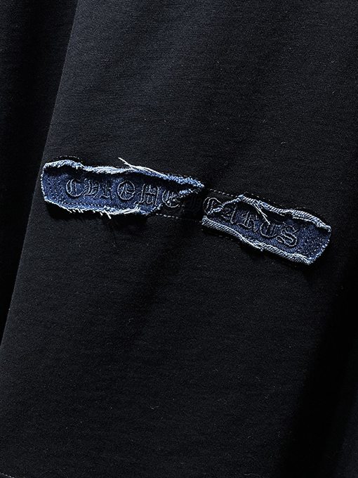 クロムハーツ 大きな馬蹄形のパッチが付いた、洗いざらしの長袖シャツ