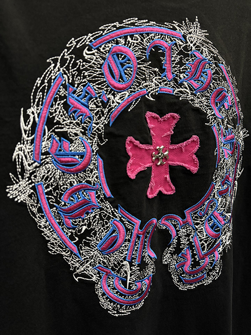 クロムハーツコピー アメリカンスタイルのウォッシュカラーブロックアップリケ刺繍半袖Tシャツ