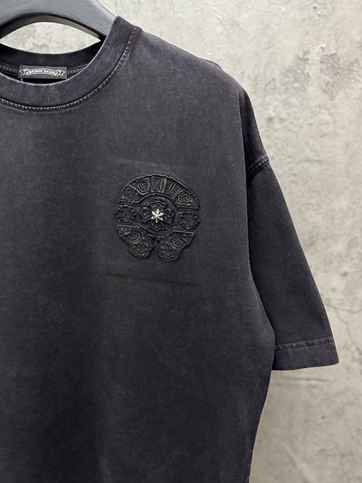 クロムハーツ クラシックなアメリカンスタイルのウォッシュアップリケ刺繍半袖Tシャツ