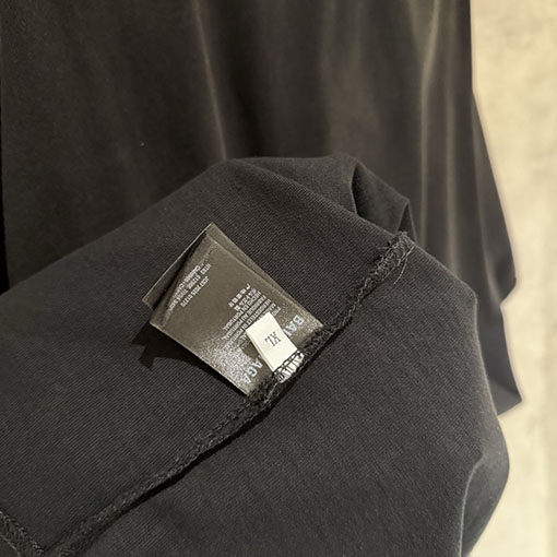 バレンシアガ 前面パネルと背面パネル刺繍半袖Tシャツ