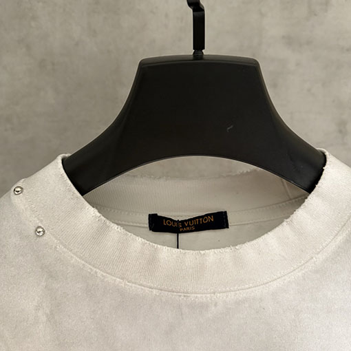 ルイヴィトンスーパーコピー 新作アップリケ刺繍半袖Tシャツ